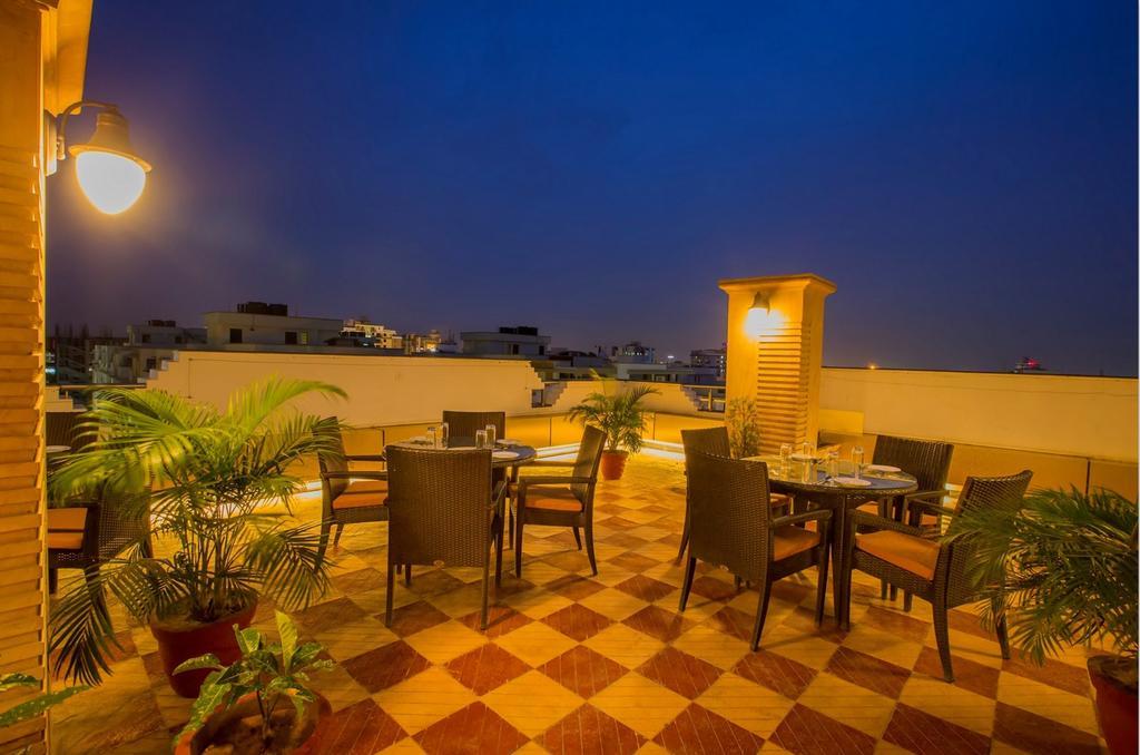 Hotel Kapish Smart-All Pure Veg Jaipur Eksteriør billede