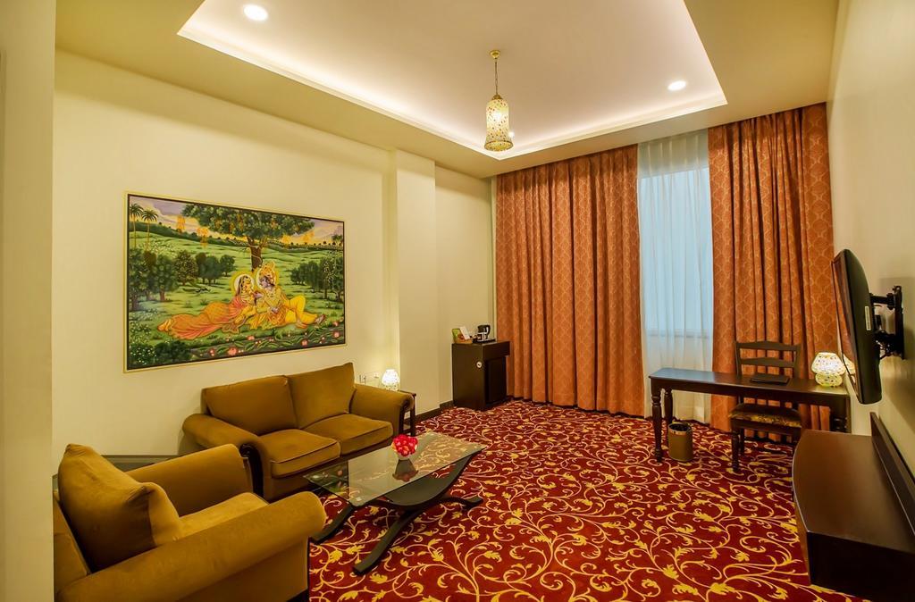 Hotel Kapish Smart-All Pure Veg Jaipur Eksteriør billede