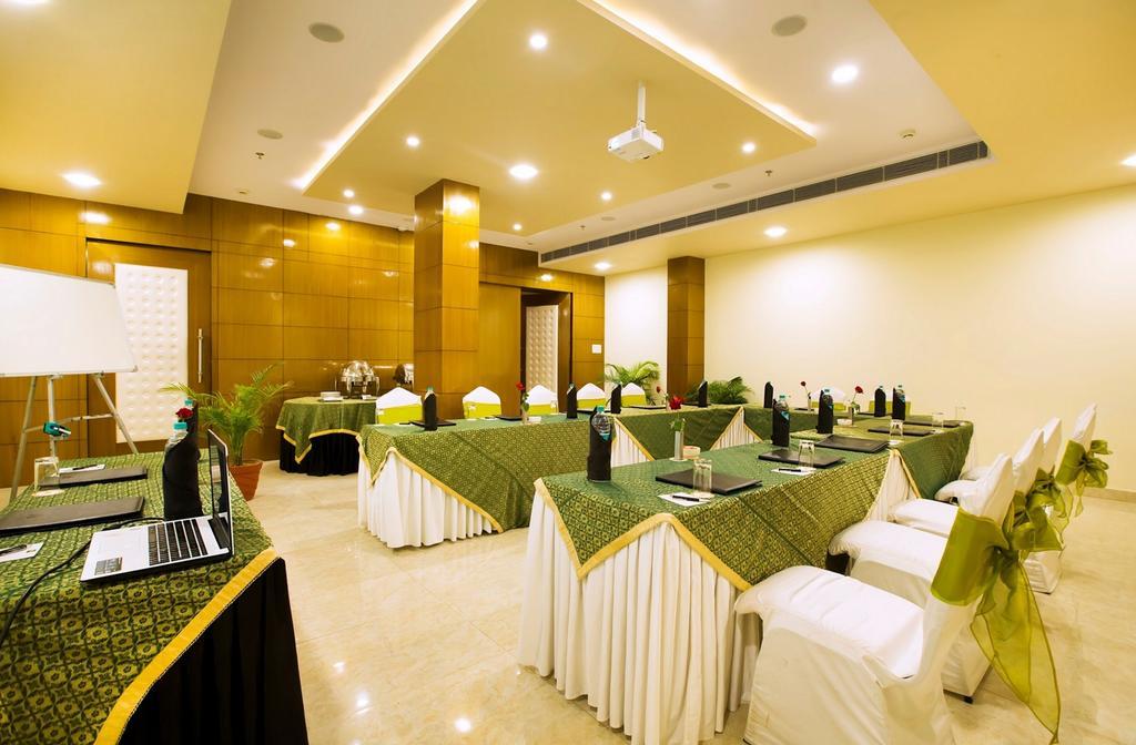 Hotel Kapish Smart-All Pure Veg Jaipur Eksteriør billede