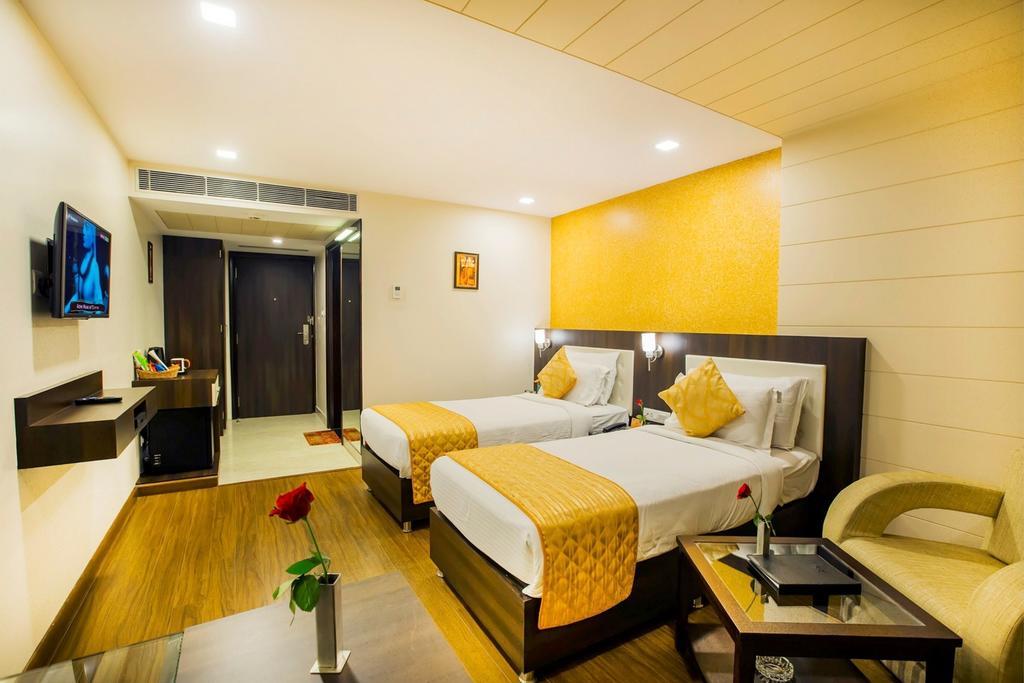 Hotel Kapish Smart-All Pure Veg Jaipur Eksteriør billede