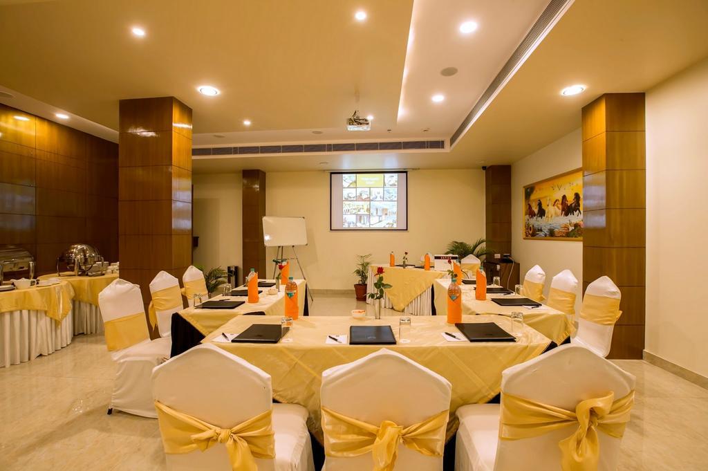 Hotel Kapish Smart-All Pure Veg Jaipur Eksteriør billede