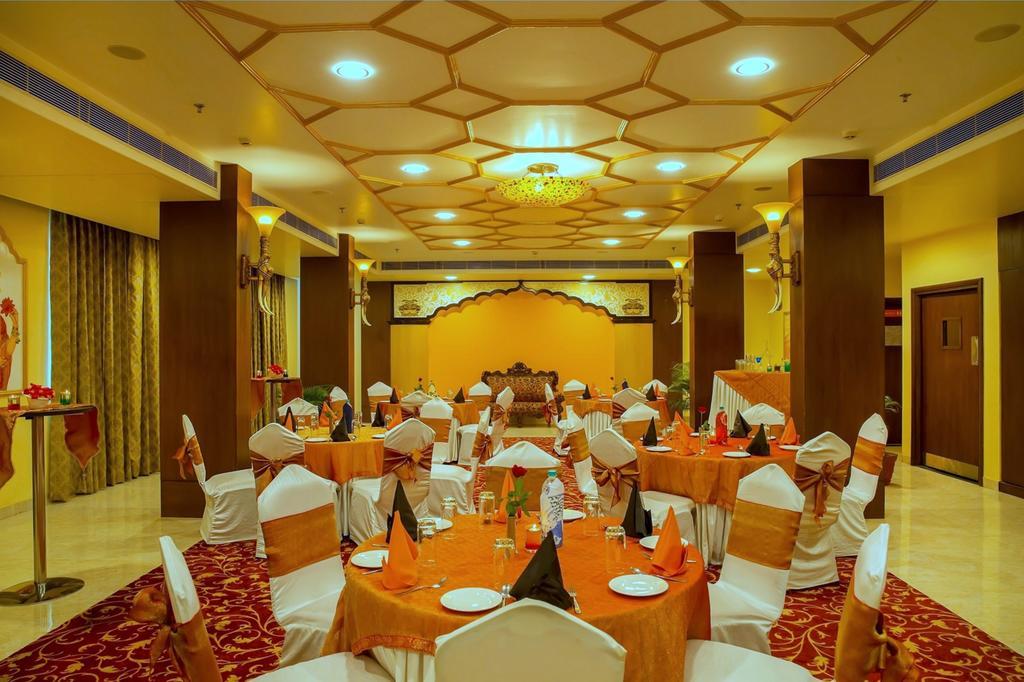 Hotel Kapish Smart-All Pure Veg Jaipur Eksteriør billede