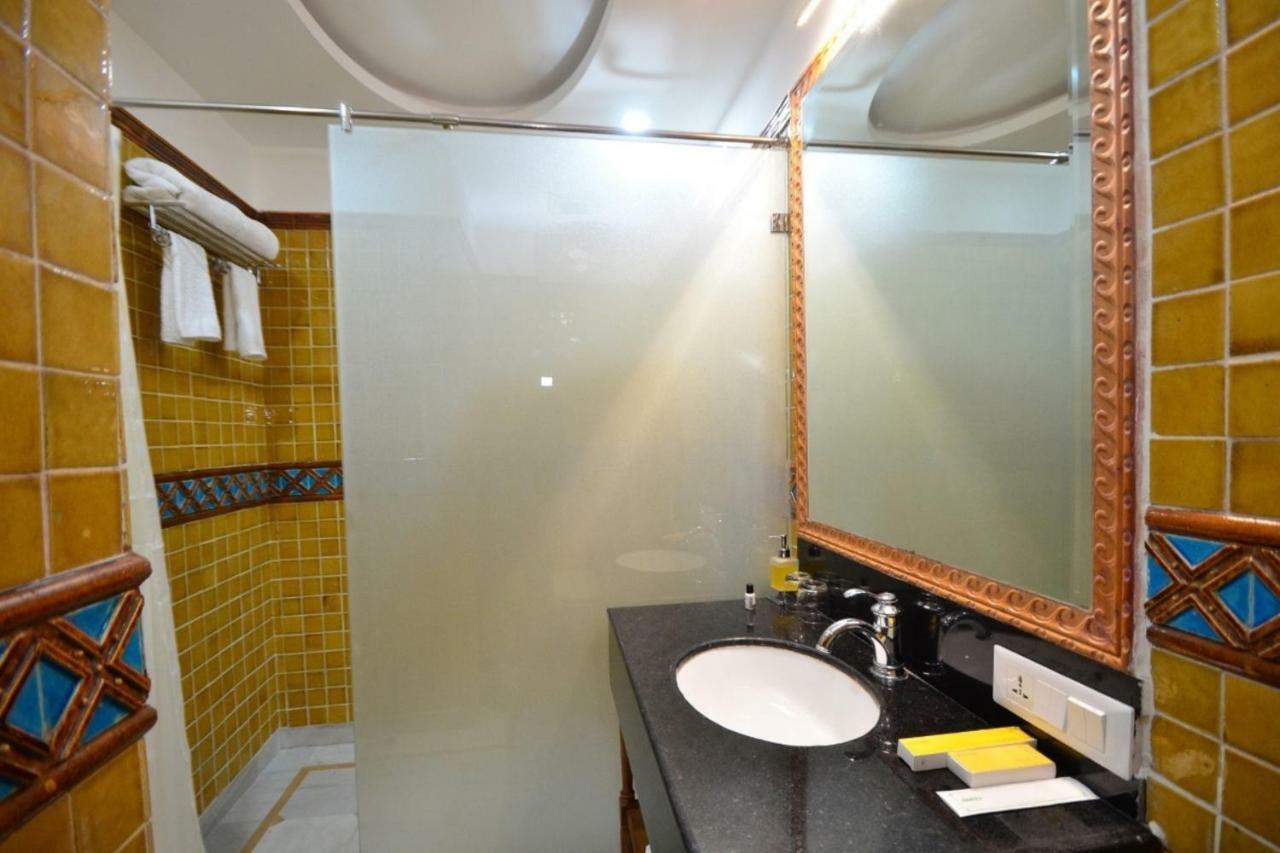 Hotel Kapish Smart-All Pure Veg Jaipur Eksteriør billede